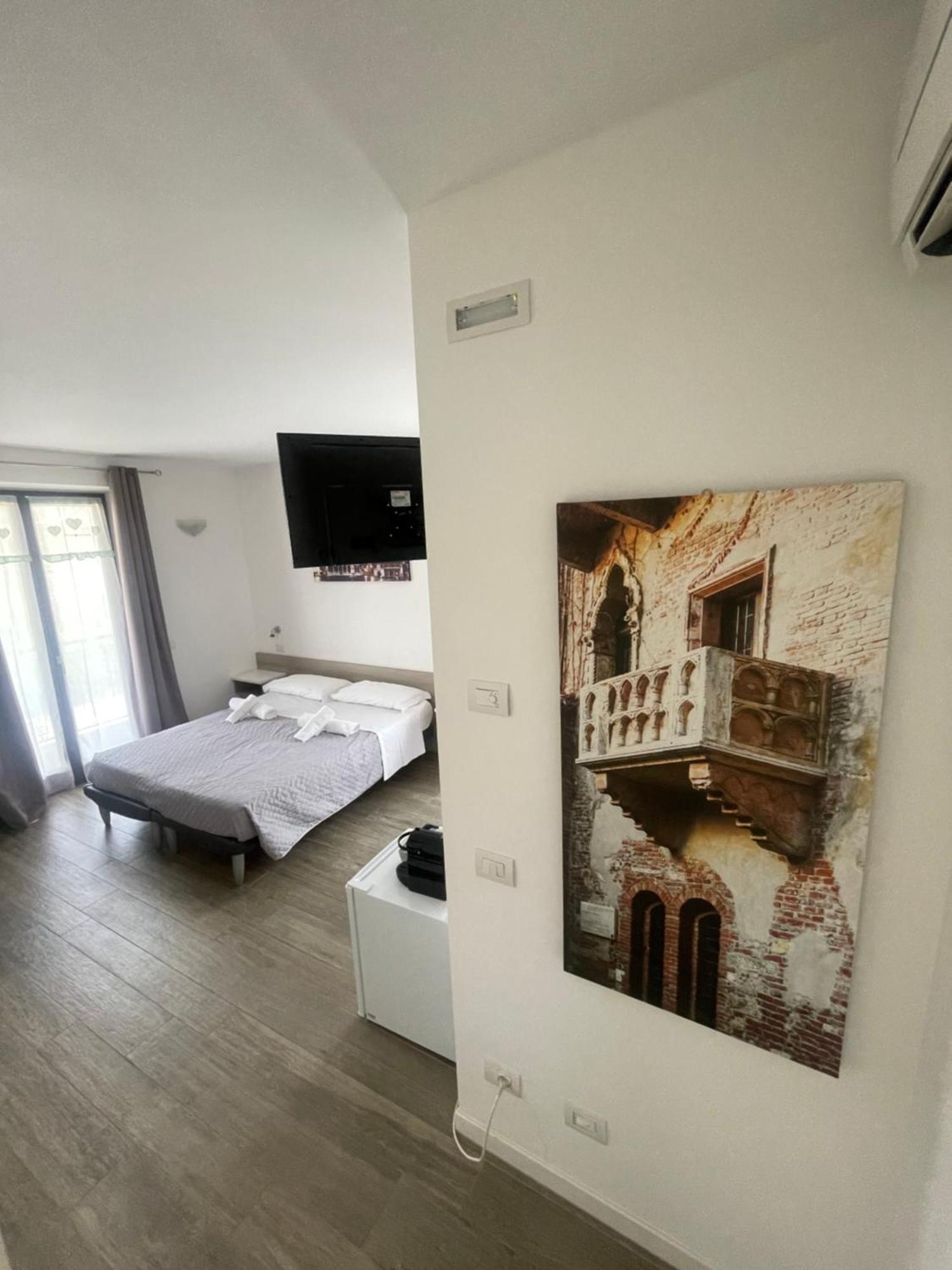 Hotel Divine Cécile à Garde Extérieur photo