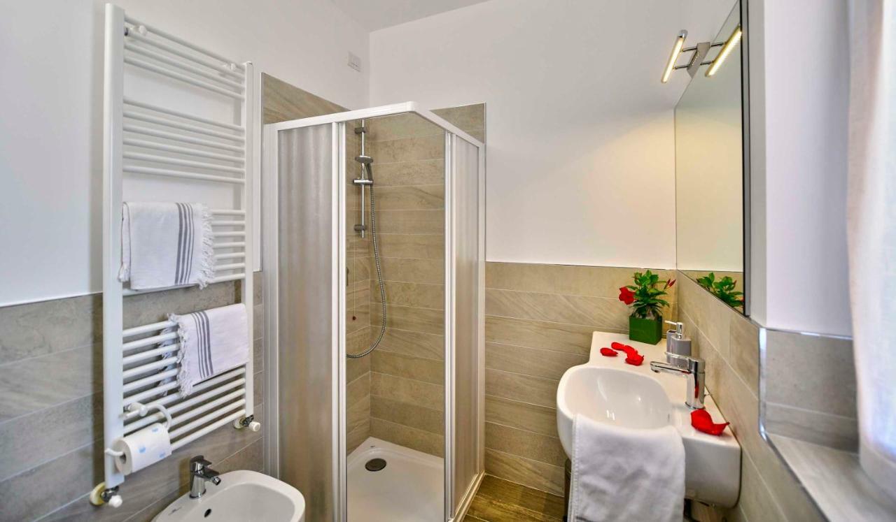 Hotel Divine Cécile à Garde Extérieur photo